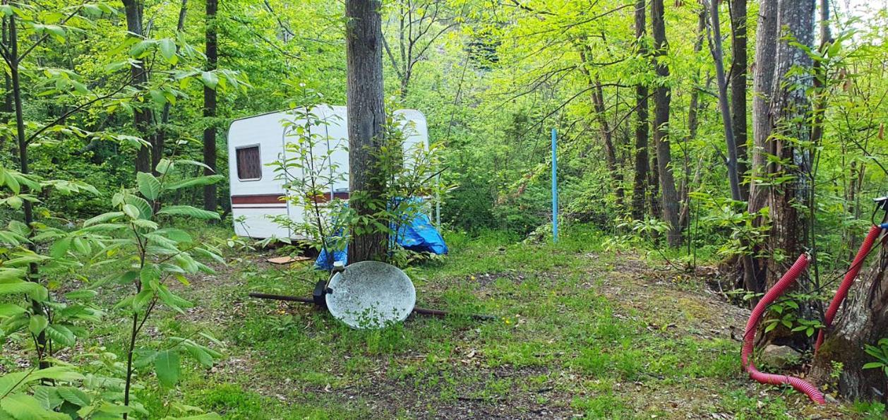 Camping Le P'Tit Bonheur Escaro エクステリア 写真