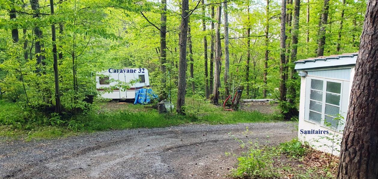 Camping Le P'Tit Bonheur Escaro エクステリア 写真