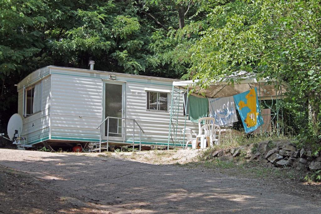 Camping Le P'Tit Bonheur Escaro 部屋 写真