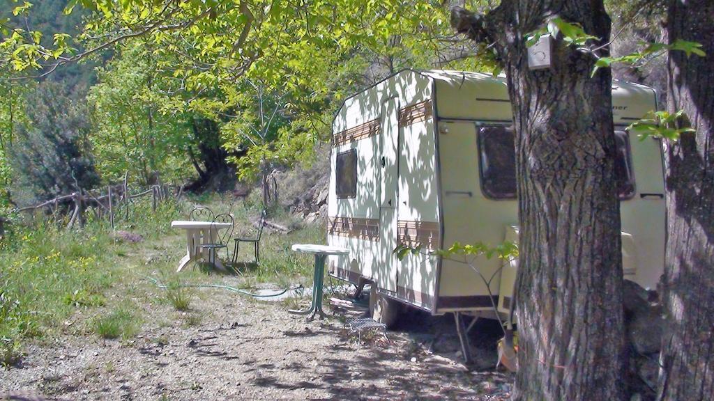 Camping Le P'Tit Bonheur Escaro エクステリア 写真