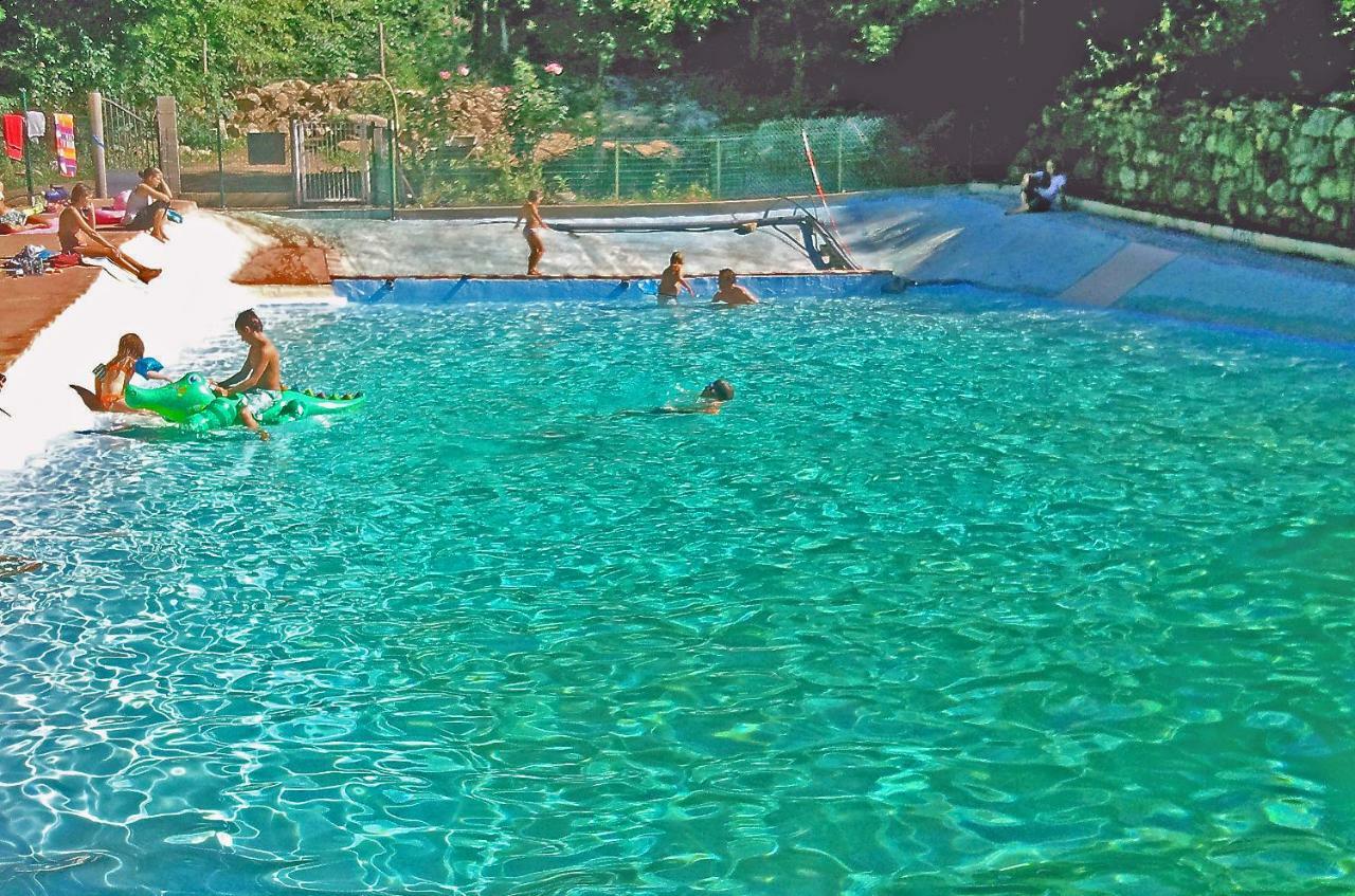 Camping Le P'Tit Bonheur Escaro エクステリア 写真